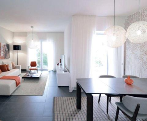 Fantastická turistická nemovitost s 6 luxusními apartmány u písečné pláže na Opatijské riviéře - pic 38