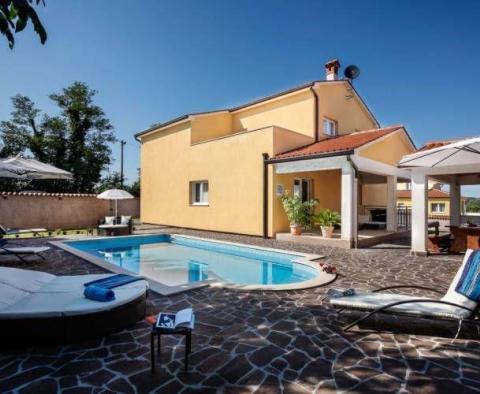 Villa with swimming pool and garage for sale in Labin area - pic 3