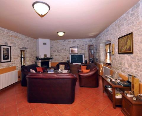 Luxusní kamenná vila v centru Istrie v oblasti Zminj - pic 27