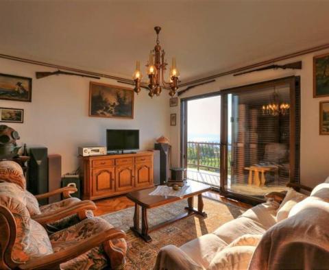 Large house of 587 sqm on a 1.734 sqm land, with a fantastic sea view in Split ourskirts - pic 5