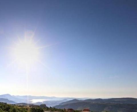 Large house of 587 sqm on a 1.734 sqm land, with a fantastic sea view in Split ourskirts 