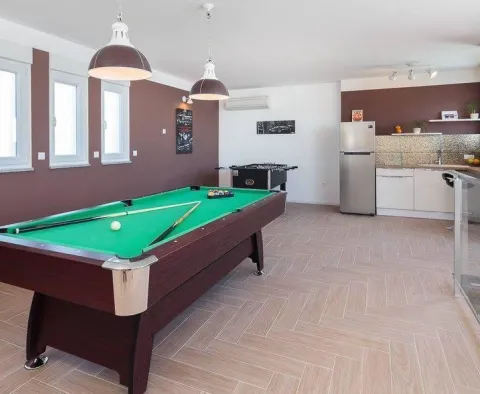 Super-villa just 50 meters from the sea in Rogoznica - pic 8
