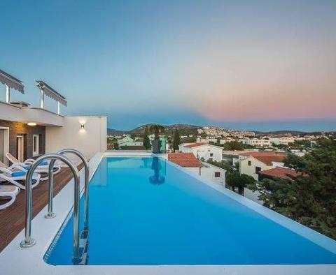 Super-villa just 50 meters from the sea in Rogoznica - pic 15