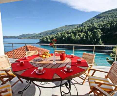 Beautiful newly built waterfront villa with swimming pool and mooring place in a robinson-calm bay on Korcula - pic 26