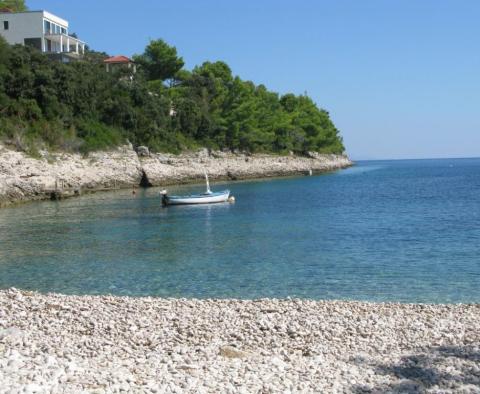 Beautiful newly built waterfront villa with swimming pool and mooring place in a robinson-calm bay on Korcula - pic 27