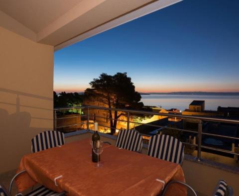 Tágas ház 2 apartmanból a Makarska riviérán, tengerre néző kilátással és garázzsal, mindössze 750 méterre a strandtól - pic 6