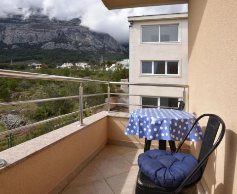 Spacious house of 2 apartments on Makarska riviera, with sea views and garage, just 750 meters from the beach - pic 8