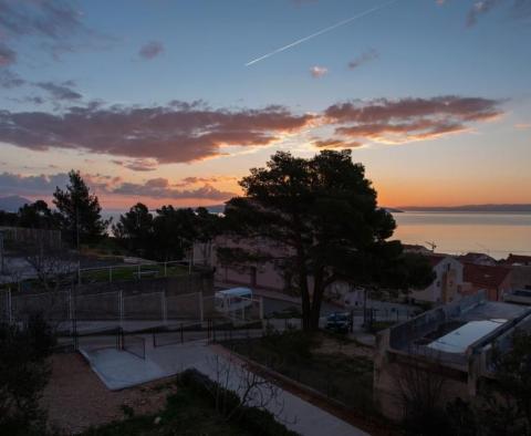 Tágas ház 2 apartmanból a Makarska riviérán, tengerre néző kilátással és garázzsal, mindössze 750 méterre a strandtól - pic 22