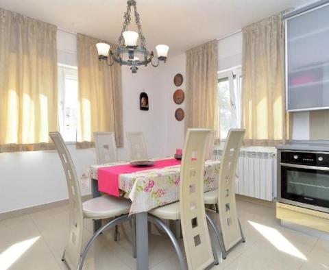 Apart-house of 4 apartments for sale in Zambratija, Umag, with sea views, just 400 meters from the sea - pic 8