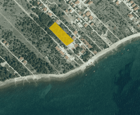 Terrain urbanisé sur l'île de Vir sur la 2ème ligne de la mer - pic 3
