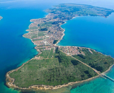 Terrain urbanisé sur l'île de Vir sur la 2ème ligne de la mer - pic 9