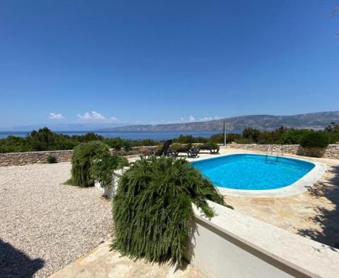 Wunderschöne Villa mit Pool in Basina, nur 100 Meter vom Strand entfernt - foto 6