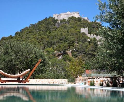 Turistická nemovitost 7 ubytovacích jednotek s bazénem a saunou ve městě Hvar cca. 500 metrů od moře - pic 3