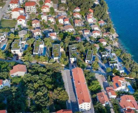 Vynikající moderní vila na nábřeží s nekonečným bazénem v nové komunitě na Čiovu - pic 11