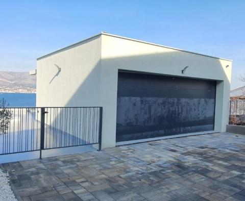 Vynikající moderní vila na nábřeží s nekonečným bazénem v nové komunitě na Čiovu - pic 14