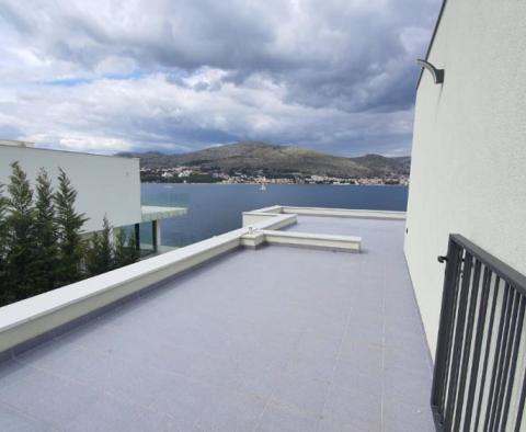Vynikající moderní vila na nábřeží s nekonečným bazénem v nové komunitě na Čiovu - pic 19