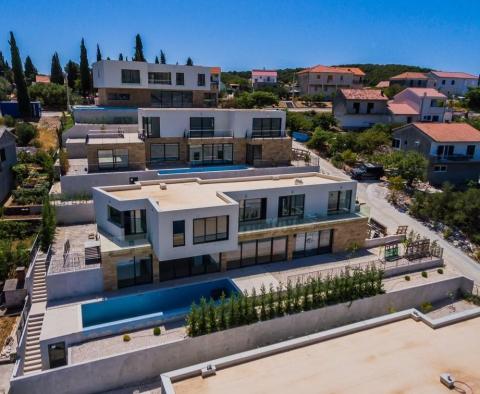 Super-luxury villa on the third line to the sea on Ciovo in a new condo - pic 13