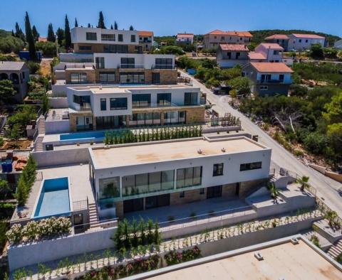 Super-luxury villa on the third line to the sea on Ciovo in a new condo - pic 14