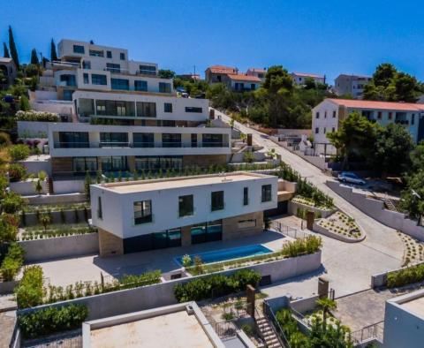 Super-luxury villa on the third line to the sea on Ciovo in a new condo - pic 22