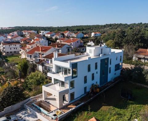 Neue moderne Apartments am Meer in Zadar, nur 50 Meter vom Strand entfernt - foto 2