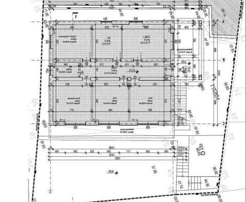 Családi régi ház 2 tágas lakásból és 4 garázsból bővíthető projekttel Omisban - pic 3