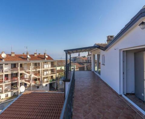 Penthouse in the city center of Porec with sea view just 200 meters from the sea - pic 5