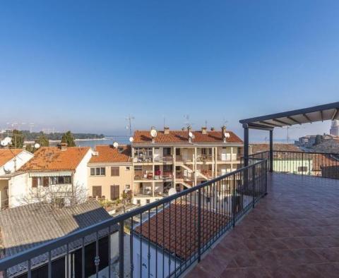 Penthouse Porec városközpontjában, kilátással a tengerre, mindössze 200 méterre a tengertől - pic 6