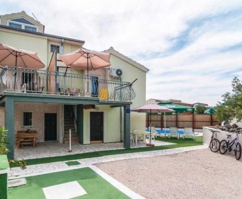 Apart-Haus mit 5 Apartments mit Swimmingpool und herrlichem Meerblick zum Verkauf in Rogoznica - foto 6