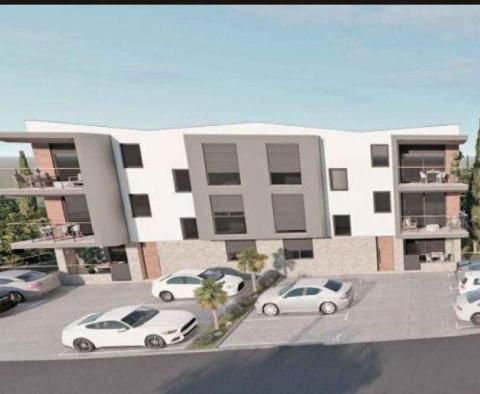 Nový komplex apartmánů pouhých 300 metrů od moře v Medulinu - pic 4