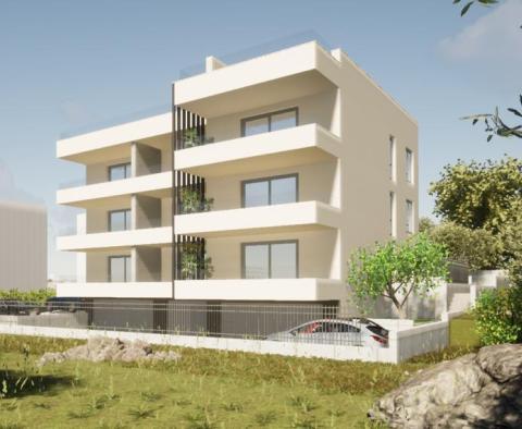 Appartements neufs à vendre à Ciovo à seulement 150 mètres de la mer, résidence avec piscine et garage - pic 5