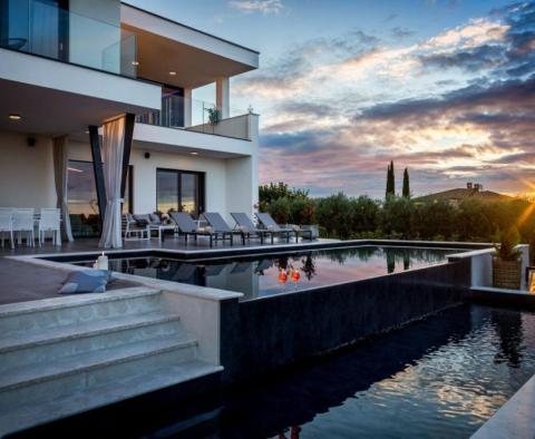 Villa design de luxe 5***** étoiles avec vue sur la mer à Kastelir, Poreč - pic 34