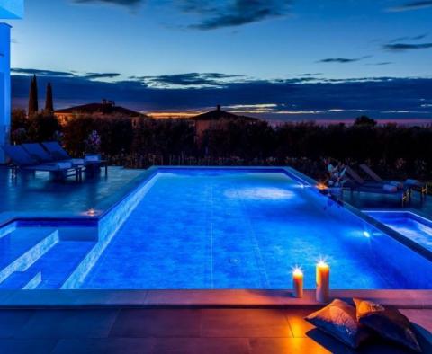 Villa design de luxe 5***** étoiles avec vue sur la mer à Kastelir, Poreč - pic 39