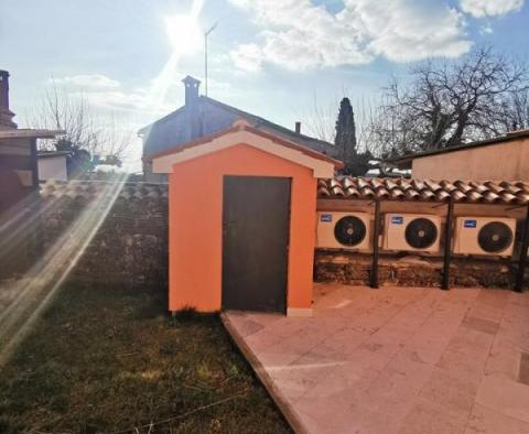 Zwei solide Steinvillen mit Swimmingpool zum Verkauf in Višnjan, Porec - foto 15