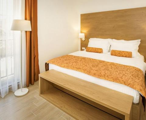 Butikový hotel se 7 apartmány a krásnou zahradou v Bašce na Krku, pouhých 500 metrů od moře - pic 13