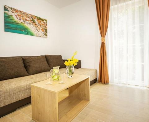 Butikový hotel se 7 apartmány a krásnou zahradou v Bašce na Krku, pouhých 500 metrů od moře - pic 16