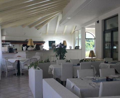 Бутик-отель на продажу в районе Басанья недалеко от Умага всего в 850 метрах от пляжей - фото 9