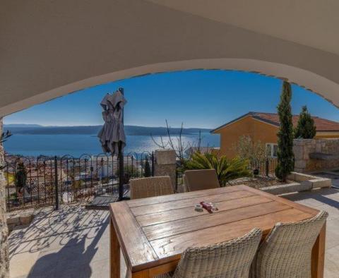 Exclusive family villa with a beautiful panoramic sea view - pic 13