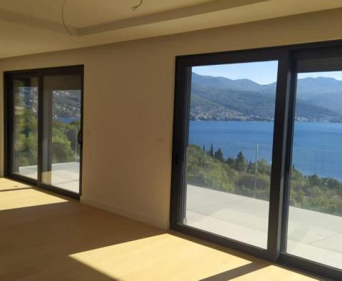 Luxury penthouse of 234.16 m2 with panoramic sea views in Costabella next to Hilton 5***** hotel - pic 36