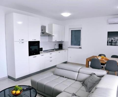 Nová vila se třemi apartmány v Matulji - pic 5