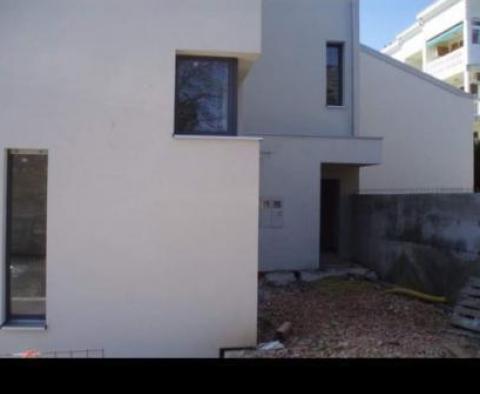 Incomplete house for sale in Kostrena 300 meters from the sea 