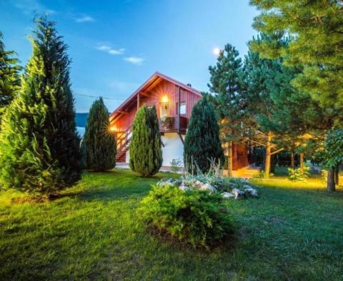 Schöne touristische Immobilie mit Restaurant in der Nähe der Plitvicer Seen zu verkaufen - foto 7