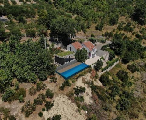 Wunderschöne abgelegene Villa in Jesenice an der Riviera von Omis - foto 6