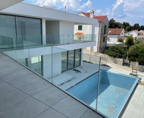 Luxurious first line villa for sale on Brac in Splitska - pic 2