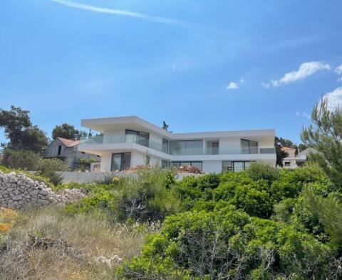 Luxurious first line villa for sale on Brac in Splitska - pic 4