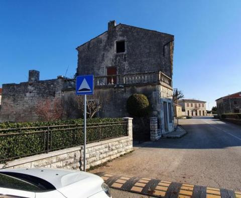 Maison en pierre à moderniser à Tinjan, possibilité de faire 5 unités résidentielles - pic 14