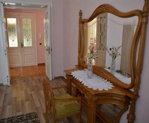 Spacious solid home in Kaštanjer, Pula, 2 km from the sea - pic 10