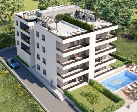 Moderne neue, hochmoderne Residenz auf Ciovo, nur 100 Meter vom Strand entfernt 