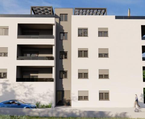 Moderne neue, hochmoderne Residenz auf Ciovo, nur 100 Meter vom Strand entfernt - foto 18