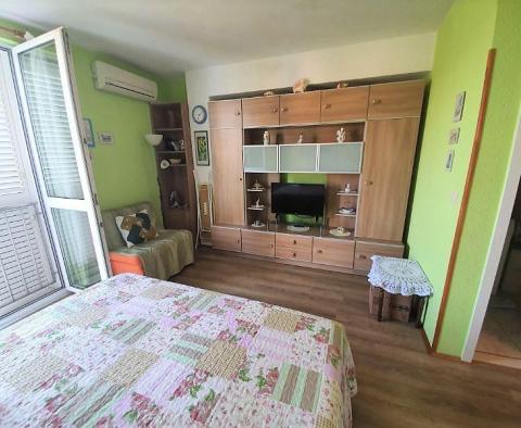 Három hálószobás tengerparti apartman közvetlenül a Makarska riván! - pic 3