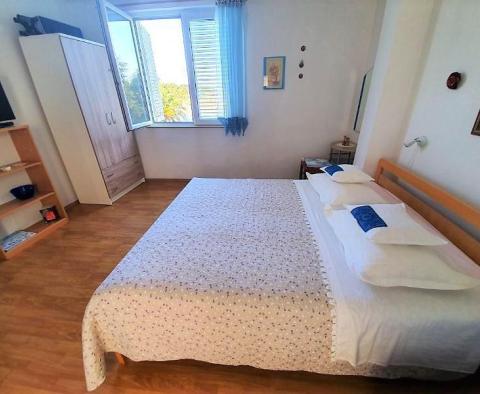 Három hálószobás tengerparti apartman közvetlenül a Makarska riván! - pic 8